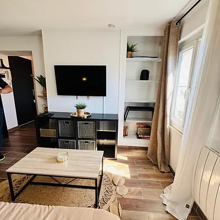 Le Cerf De Montebello * فونتانبلو